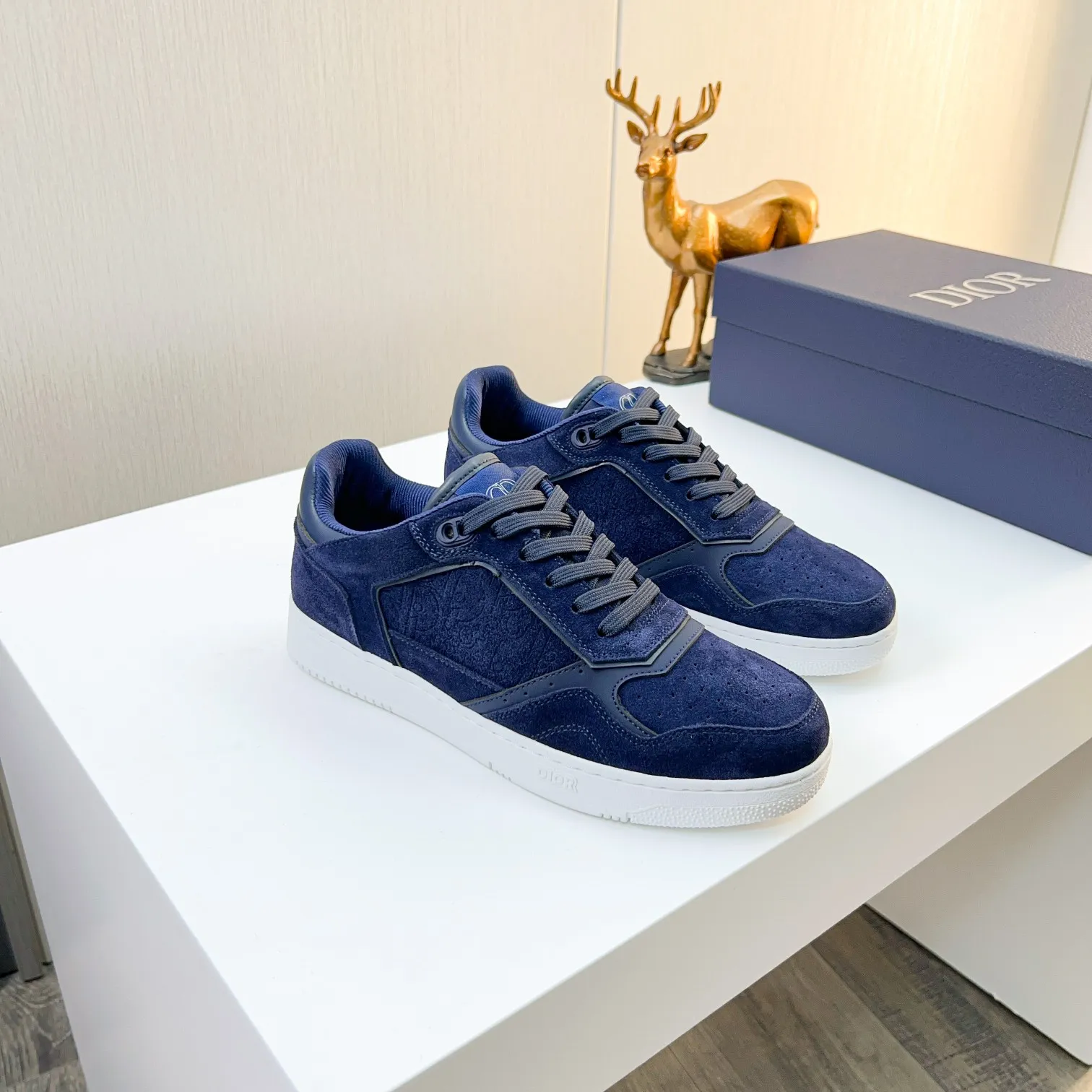 Men's Men's Shoes 💰400 [New] 🦩🦩Dior - Low-top sneakers 2025 spring men's collection new arrivals [Celebrate][Celebrate][Celebrate], reinterpret the basketball shoe design and become a classic Dior item [Strong][Strong][Strong], crafted in black and cream white smooth cowhide with beige suede, leather display on the side The CD logo, tongue, sole and back side are decorated with various distinctive details to enhance the style[666][666], while eyelet details, topstitching and rubber panels highlight the dynamic charm of its athletic style[strong][strong][strong]. It has a two-color rubber sole, which can be matched with various clothing to create a refined look. Size: 38 to 44 (45 can be customized